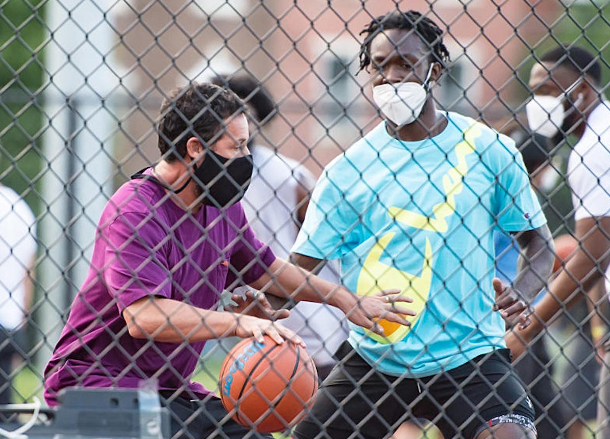 Philadelphia, Adam Sadler sul set del film "Hustle" prodotto da Netflix 