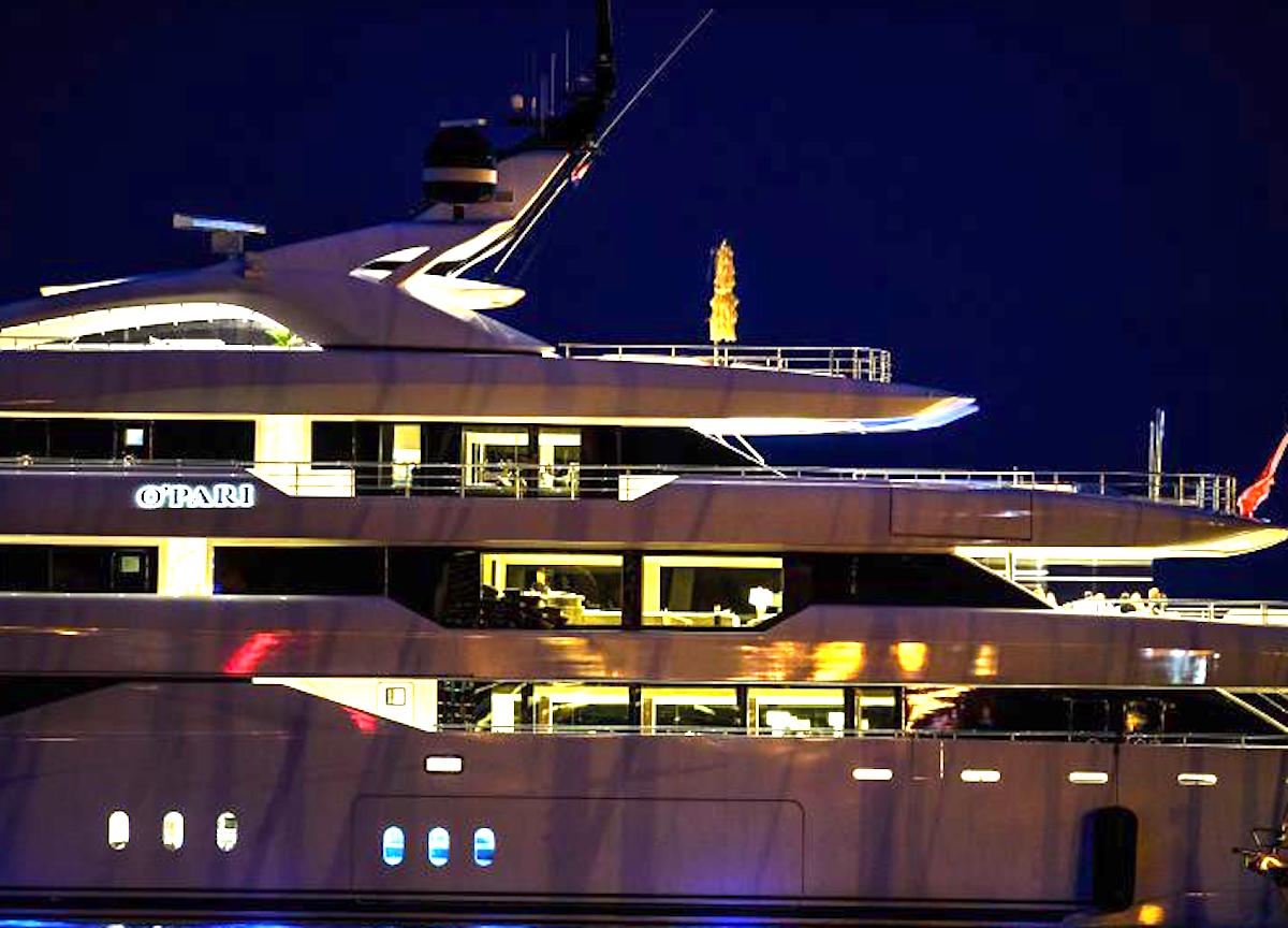Croazia, Michael Jordan con la famiglia  in vacanza sul suo yacht di 95 metri 