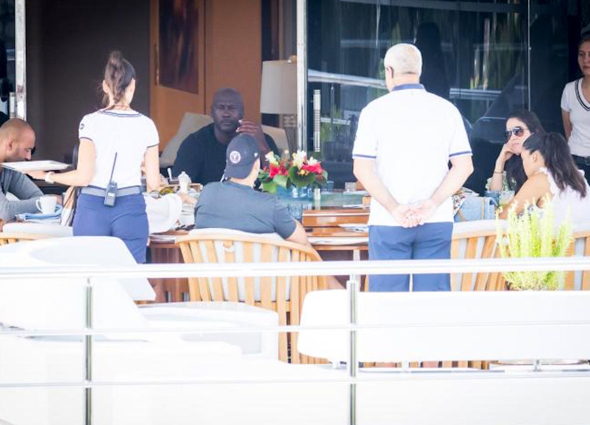 Croazia, Michael Jordan con la famiglia  in vacanza sul suo yacht di 95 metri 