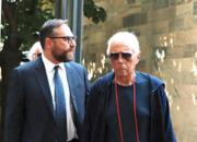 Milano, Giorgio Armani con il suo fedele accompagnatore Leo Dell' Orco