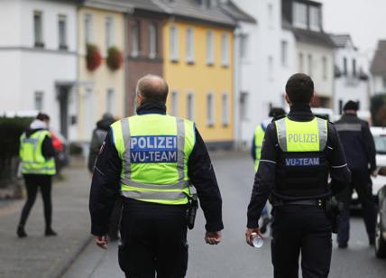 Attacco con coltello in una scuola: ferite gravemente due bambine. Un arresto