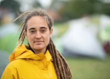 Chi è Carola Rackete, dallo scontro con Salvini sui migranti alle dimissioni da europarlamentare