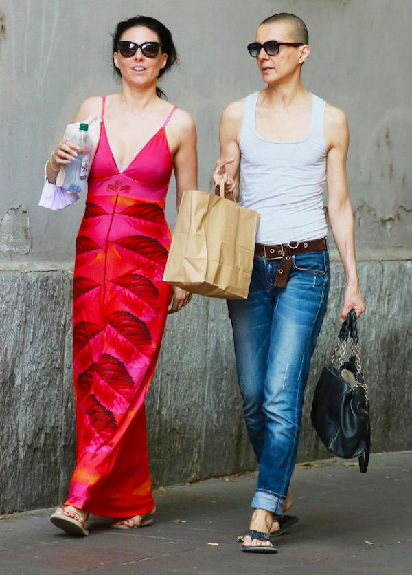 Milano, Rosalinda Celentano a passeggio con l'amica del cuore, Tinna Hoffmann