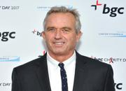 Vaccini Covid ai bimbi? Kennedy fa causa a FDA Il 3 novembre protesta mondiale