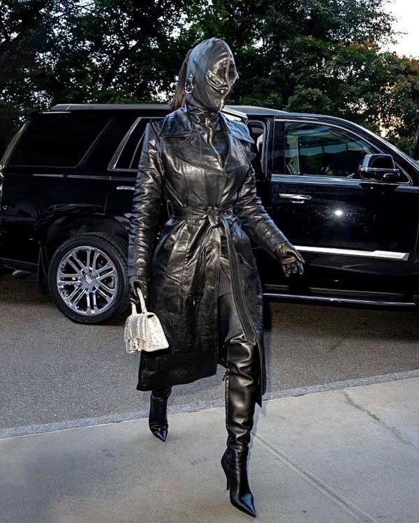 Kim Kardashian in Balenciaga Kim Kardashian in Balenciaga