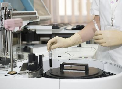 laboratorio medicina medico dottore donna