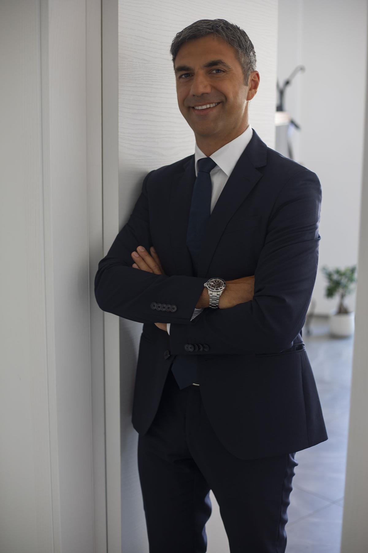 Leonardo Lattaruli   CEO  1