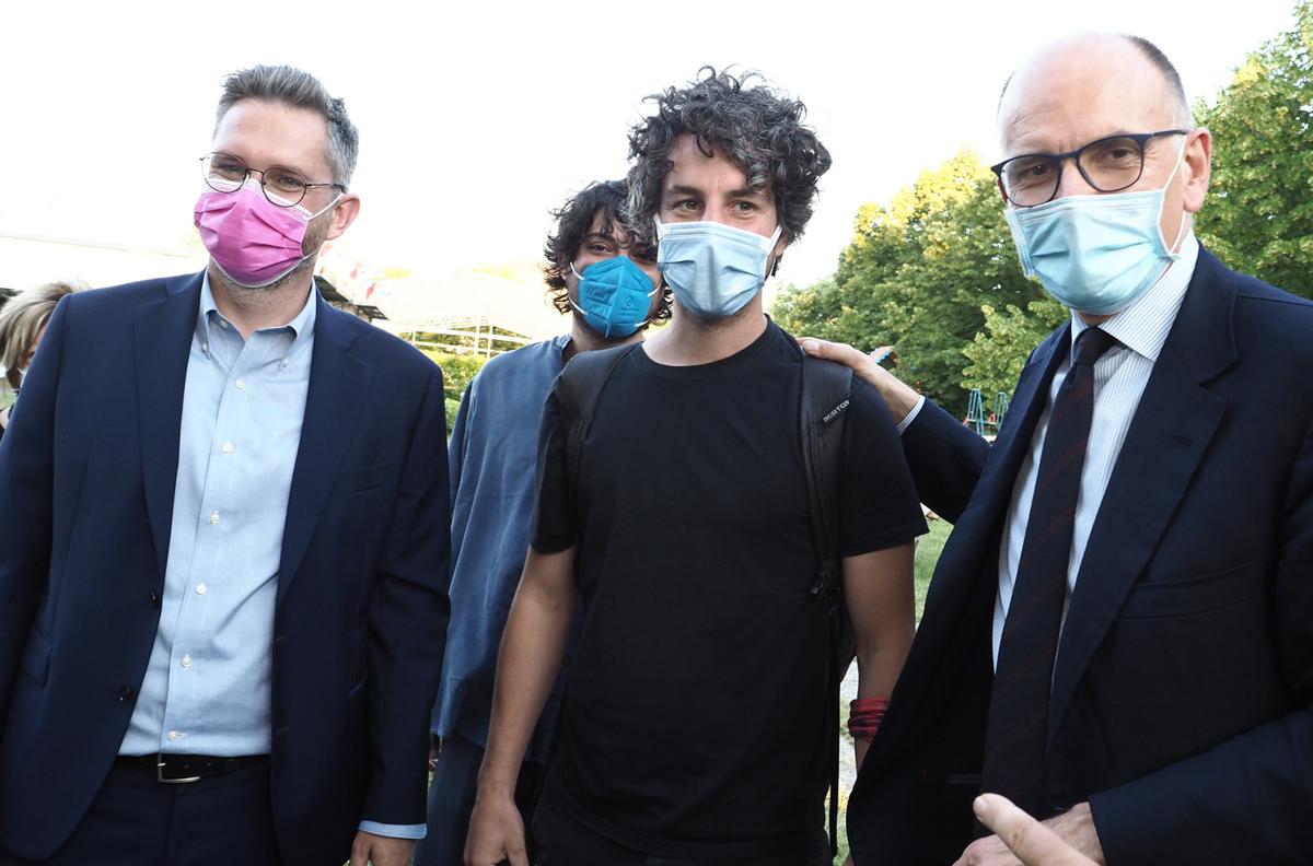 Da sinistra: il candidato Sindaco Lepore, Santori e il segretario nazionale del Pd Letta Da sinistra: il candidato Sindaco Lepore, Santori e il segretario nazionale del Pd Letta
