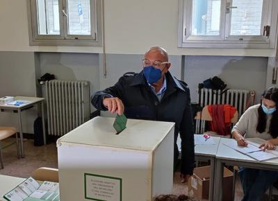 Luca Bernardo al voto