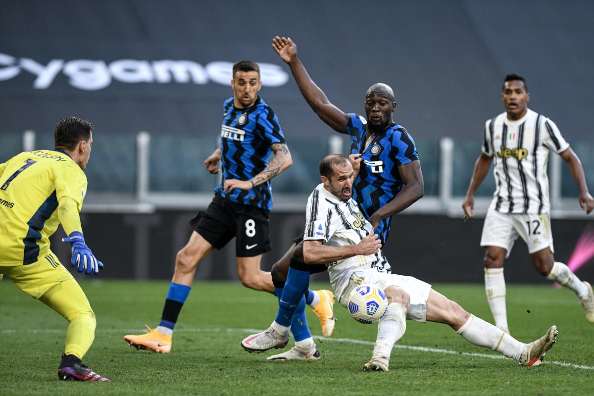 Lukaku Chiellini Inter Juventus