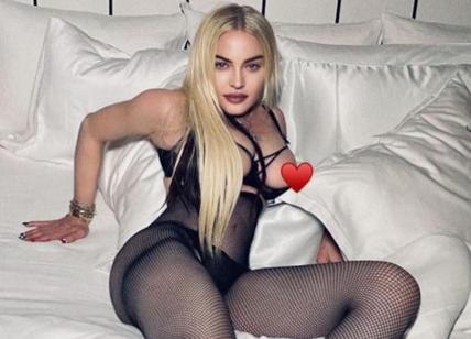 Madonna, ira funesta contro Instagram: "Foto cancellate solo per un capezzolo"