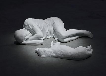 Cattelan torna a Milano e trasforma l’HangarBicocca in uno spazio esistenziale