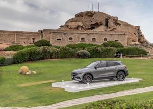Mercedes partnership con Phi Beach
