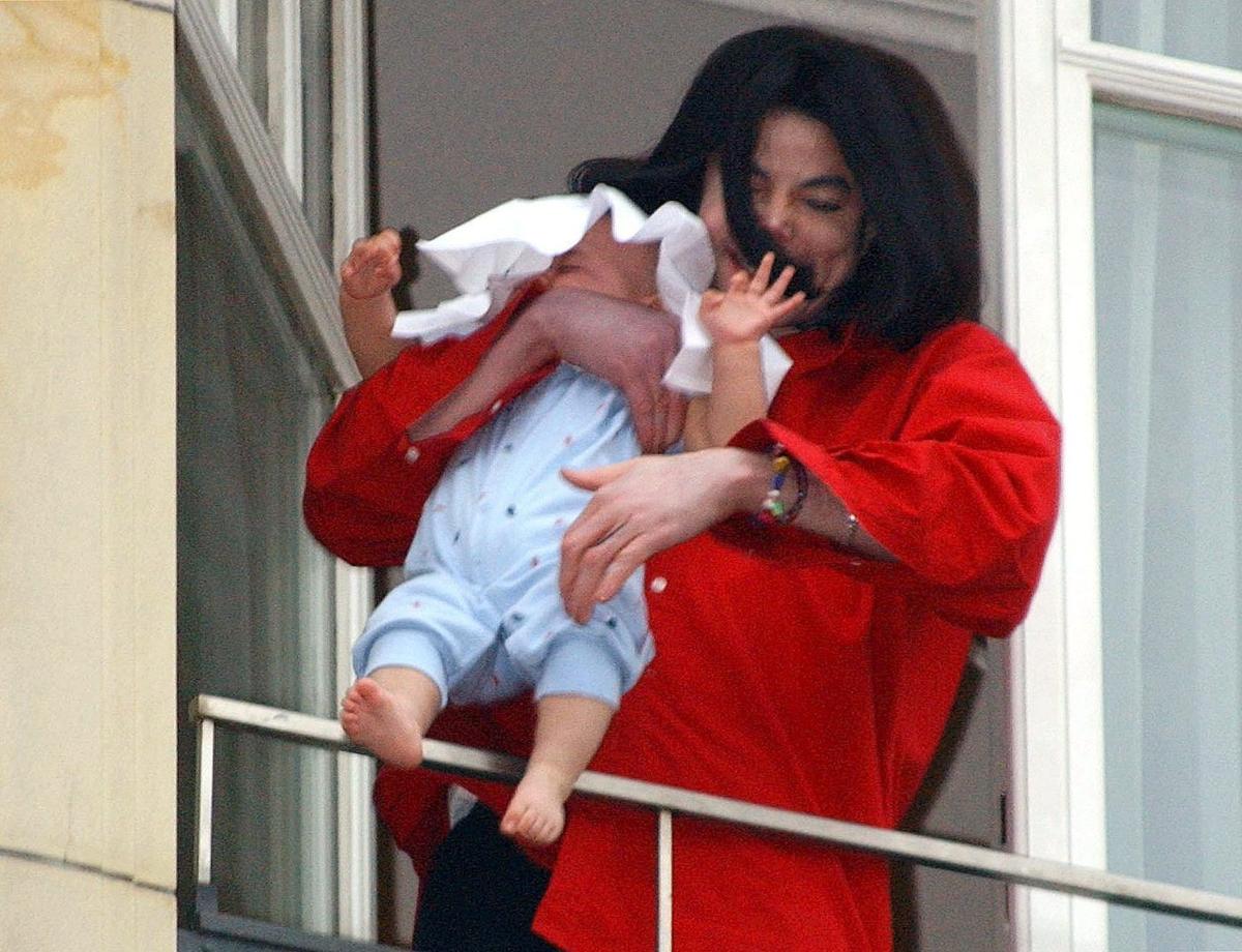 micheal jackson figlio 2002 micheal jackson figlio 2002