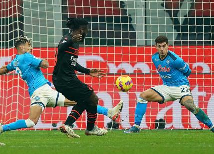 Milan-Napoli, bufera su Massa-Var per gol annullato a Kessie. Rabbia rossonera