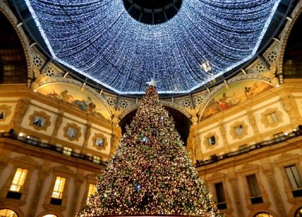 Natale a Milano: decorazioni da record in 30 chilometri di vie cittadine