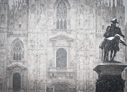 Meteo, neve in città al Nord. Imbiancate Milano, Torino, Bologna e...
