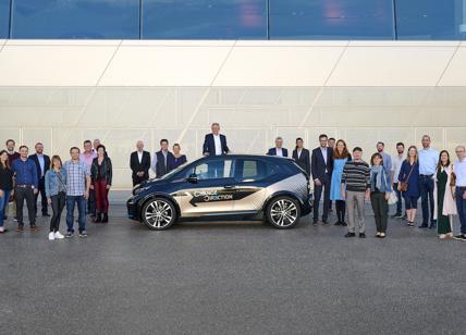 BMW prosegue lo sviluppo delle auto che restituiscono energia green
