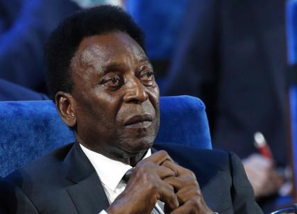 Pelè ricoverato in terapia semi-intensiva: le condizioni di O' Rey