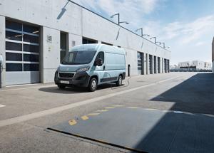 Nuovo Peugeot e-Boxer ordinabile in Italia
