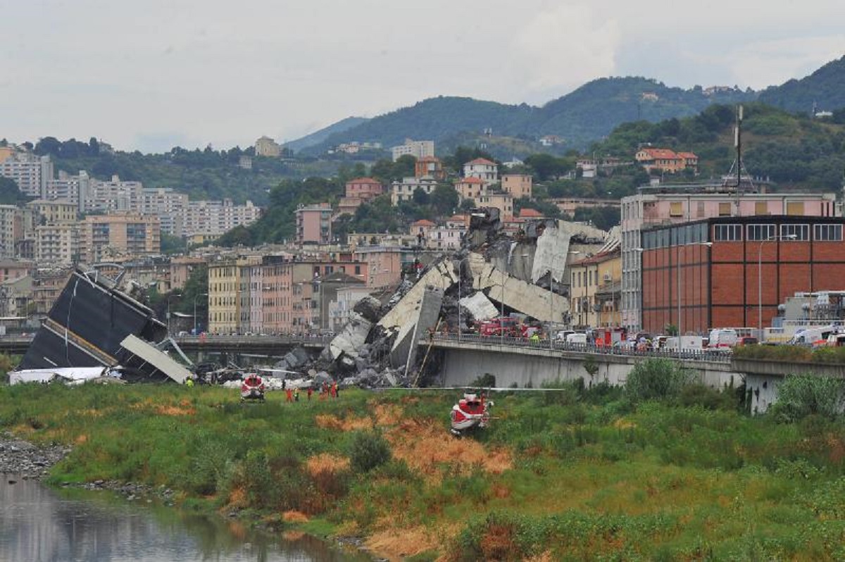 Crollo ponte Motandi Genova Crollo ponte Motandi Genova