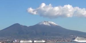 Prima neve Vesuvio golfo napoli