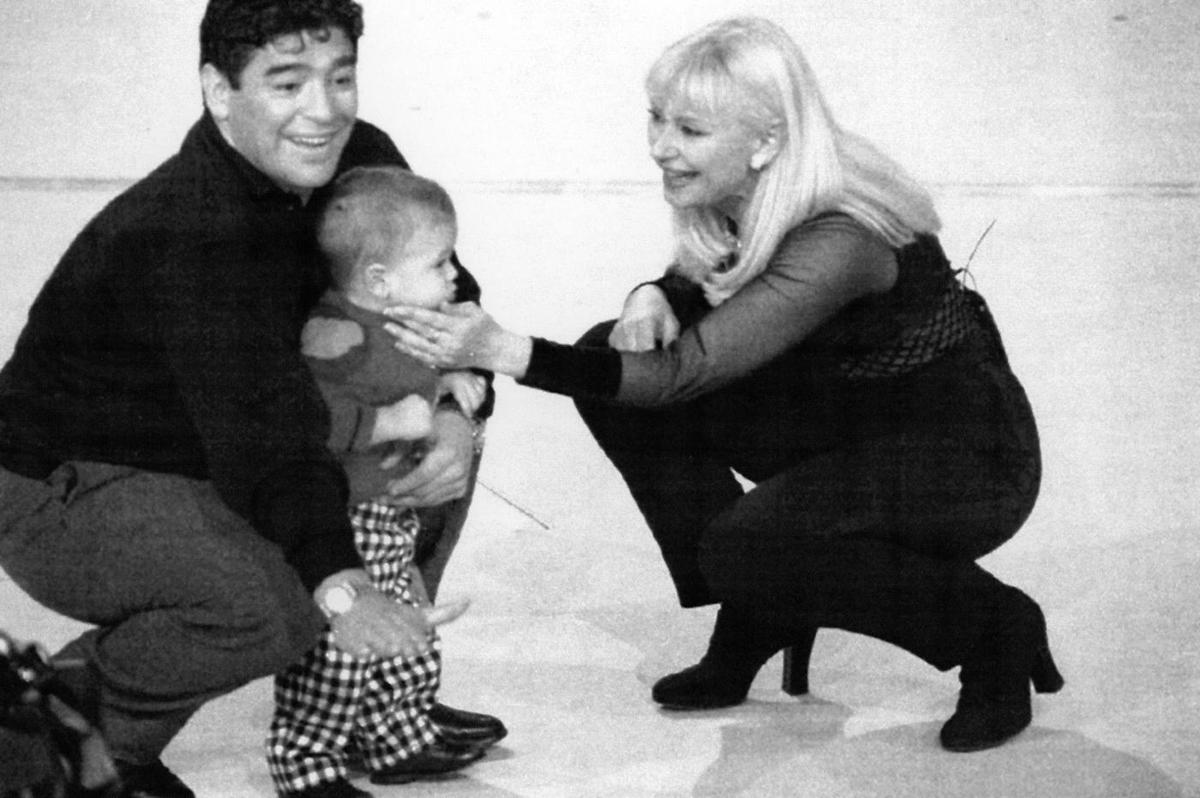 Raffaella Carrà con il suo grande amico Diego Armando Maradona Raffaella Carrà con il suo grande amico Diego Armando Maradona