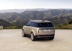 La nuova Range Rover è stata svelata alla Royal Opera House di Londra