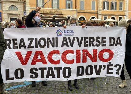 Vaccini, il Governo rifiuta il dialogo con chi ha avuto reazioni avverse