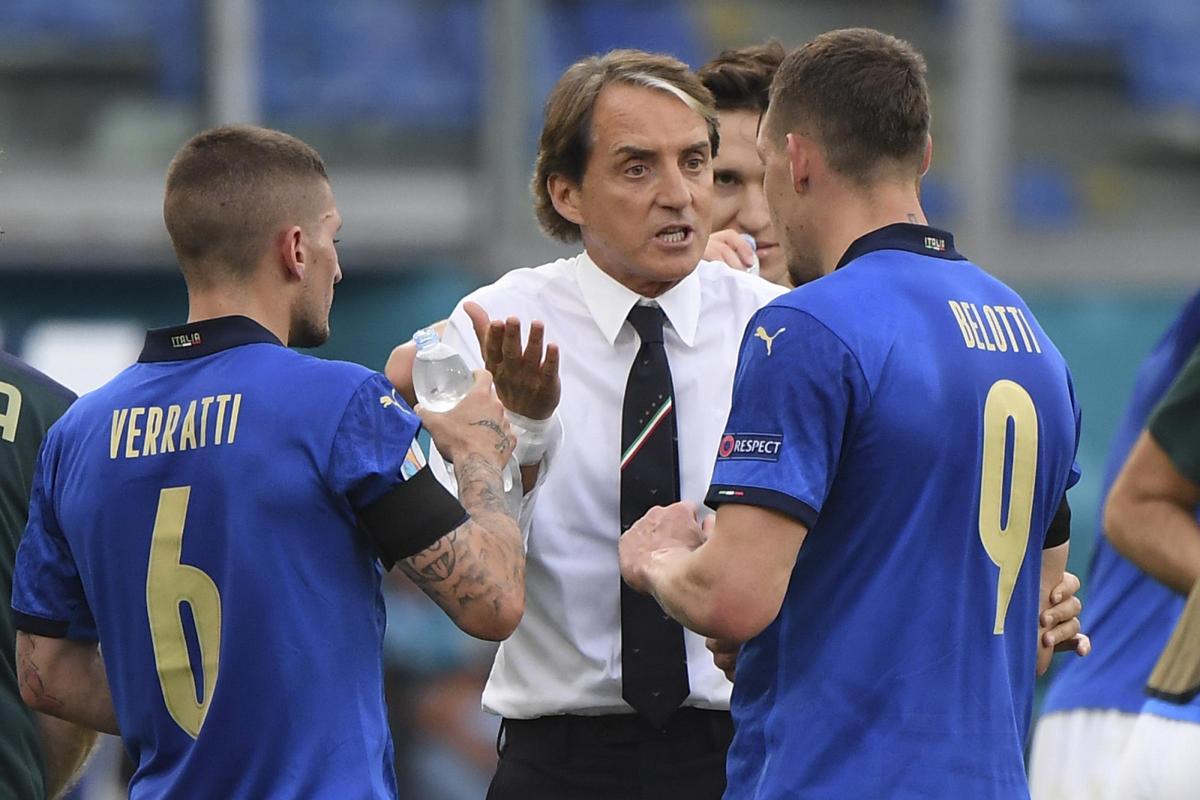 Mancini, Belotti e Verratti (Lapresse) Mancini, Belotti e Verratti (Lapresse)