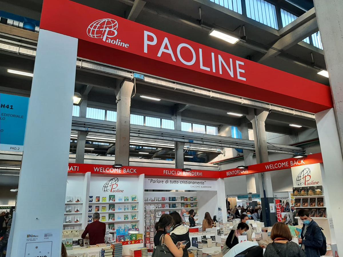 Lo stand di Edizioni Paoline Lo stand di Edizioni Paoline
