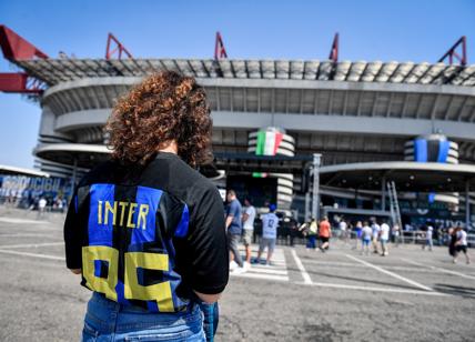 "Costretti a uscire dallo stadio". I racconti dei tifosi dell'Inter sui social