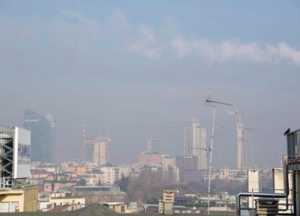 Smog, in Lombardia Pm10 sopra i limiti: scattano misure di primo livello