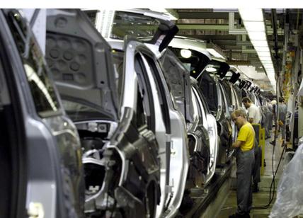 Stellantis, crisi chip: stabilimento Opel in Germania chiude fino al 2022