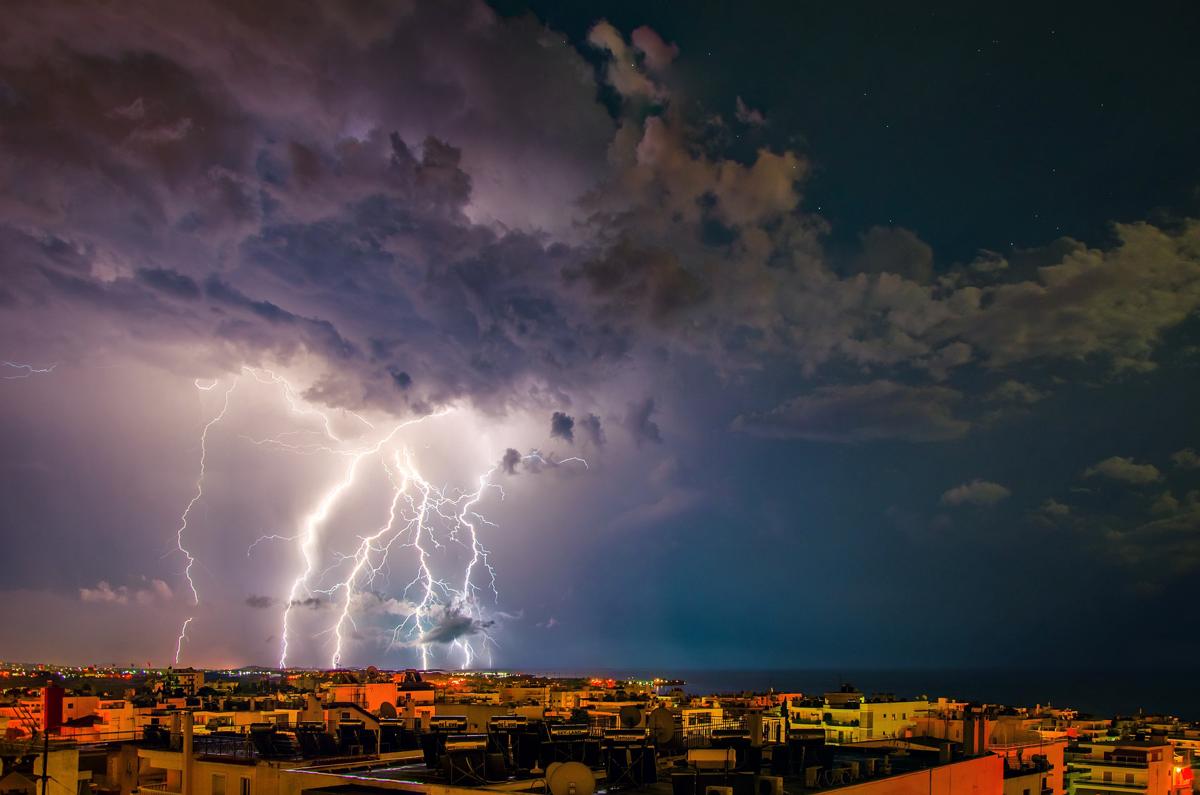 temporale fulmine meteo maltempo pioggia nuvole