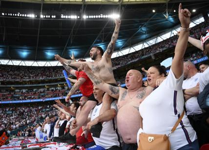 Euro '20, incubo Wembley: coltelli, tentato stupro e lo scippo a Lando Norris