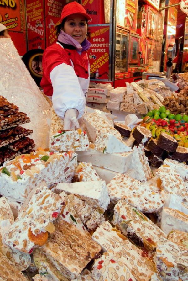 festa del torrone  a cremona