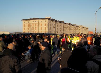 Green Pass, protesta choc a Novara: "Noi trattati come ad Auschwitz"