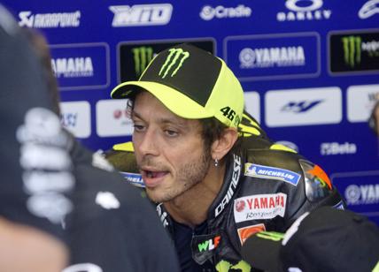 Valentino Rossi si ritira dalla MotoGp. Colpo di scena: ecco cosa farà nel 2022, la nuova sfida