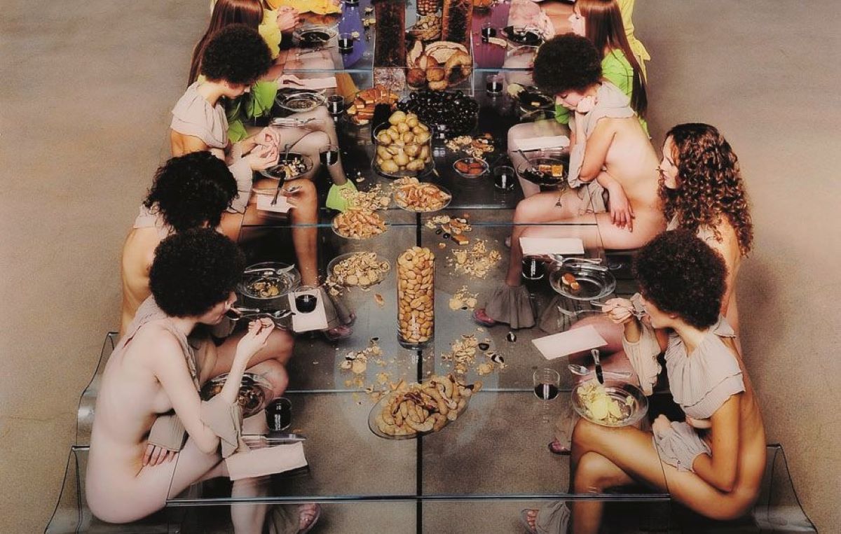 Vanessa Beecroft, VB52. 98. NT Castello di Rivoli, Torino, 2003, C print ape