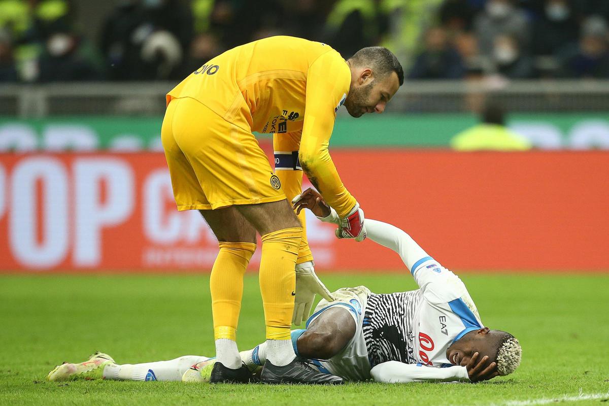 Osimhen - Handanovic (Lapresse) Osimhen - Handanovic (Lapresse)