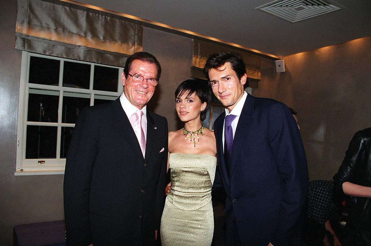 Victoria con Roger e Geoffey Moore Victoria con Roger e Geoffey Moore