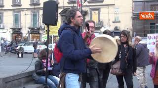 No green pass, a Napoli 'Tammorriata' e bandiera di Maradona per protestare
