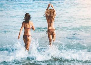 Debiti e stipendi da fame, ma gli italiani vanno in vacanza pur di mostrarsi sui social