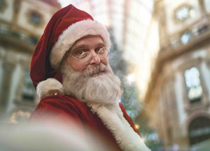 Natale, paura per Omicron: 93% italiani lo festeggia in casa