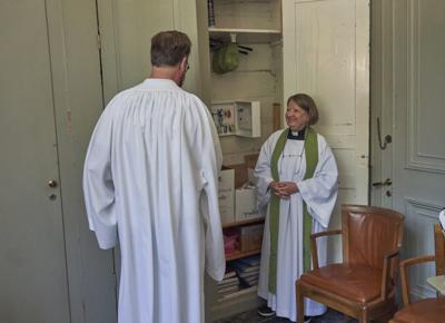 preti sacerdoti preti donne