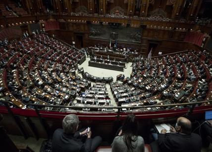 Crisi governo, Camera: 321 voti a favore di Conte. C'è la maggioranza assoluta