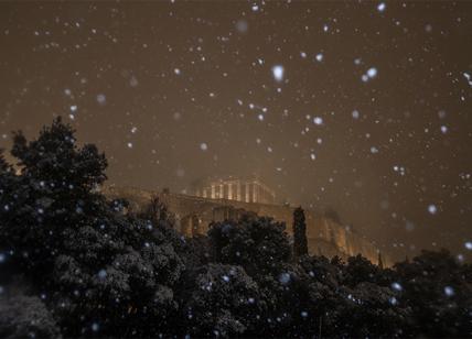 Maltempo: il gelo raggiunge anche la Grecia, neve ad Atene