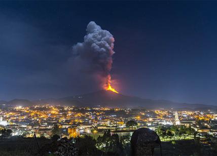 Le Immagini spettacolari dell'eruzione dell'Etna