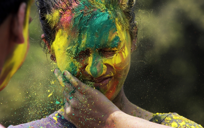 Holi Festival, la festa dei colori in India (fonte Lapresse )